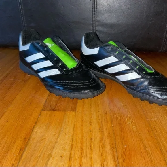 Adidas indoor soccer cleats/unisex - Picture 2 of 7